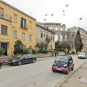 Appartement Nicol, Pula